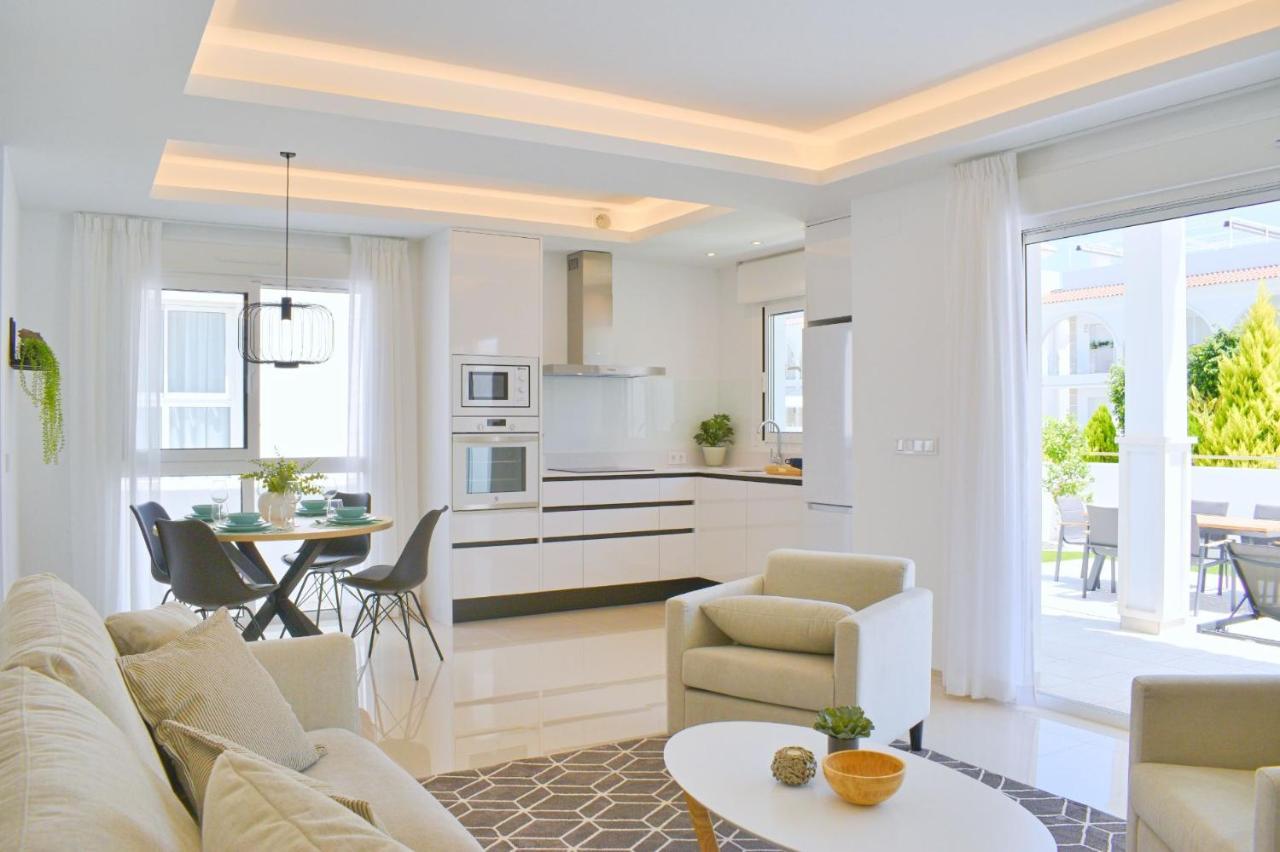 New Build Apartment On Beautiful Modern Complex Rojales Extérieur photo