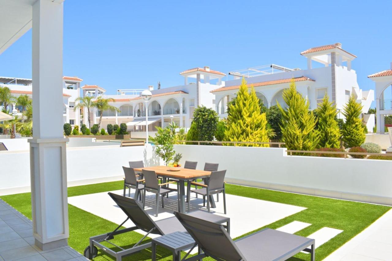 New Build Apartment On Beautiful Modern Complex Rojales Extérieur photo